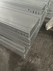 รางสายไฟแบบปิดเคลือบสังกะสีสำเร็จรูปสำหรับงานก่อสร้างห้างสรรพสินค้า - Product Image 6