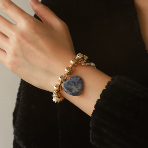 Bracelet perlé plaqué or avec breloque cœur en lapis-lazuli, pendentif perle d'eau douce, bijoux romantiques pour femmes - Product Image 2