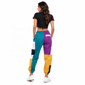 Pantalon de jogging décontracté pour homme, color block, avec empiècements, taille élastique et cordon de serrage, respirant, en polyester tricoté, idéal pour le printemps - Product Image 3