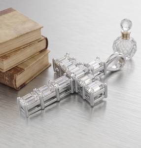 Colgante de Cruz con Diamantes Cultivados en Laboratorio con Corte Esmeralda, Joyería Religiosa, Regalo para Hombres y Mujeres - Product Image 6