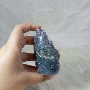 Vente en gros d'agates naturelles en forme de raisin, 5 cm, forme libre, polies pour la guérison et la décoration - Product Image 1