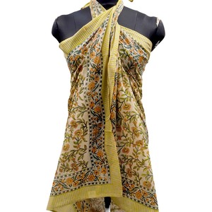 Paréo de plage carré en coton 100% imprimé floral, fait main, pour toutes les saisons, idéal comme cache-maillot ou foulard. Vente en gros. - Product Image 4