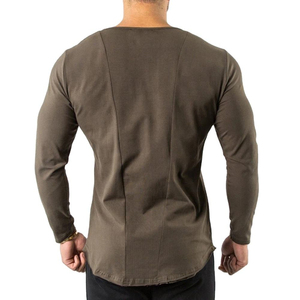 T-shirts à manches longues pour hommes en tissu doux et décontracté, offrant un confort respirant et un style pour un usage quotidien. - Product Image 2