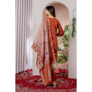 Ensemble élégant pour femmes, Kurti, pantalon et dupatta droits - Product Image 4