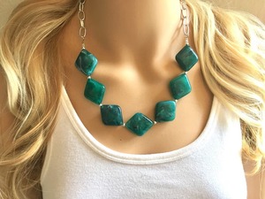 Collier en résine personnalisé, pendentif en résine époxy fait main, bijoux uniques, cadeau de mode pour femmes, design de bijoux en résine - Product Image 3