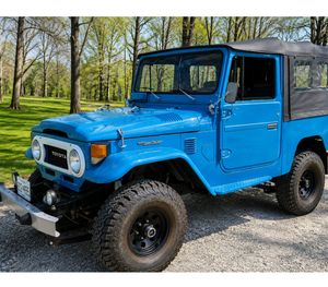 Vehículo Todoterreno Industrial de Alto Rendimiento 1977 FJ43 4WD con Volante a la Izquierda, Transmisión Manual, Clásico, Vintage, Calidad de Exportación - Product Image 1