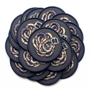 Écusson brodé de diamants pour bouteille de gaz, blanc cassé, avec bordure dorée en sergé, emblème pour cylindre d'oxyde nitreux - Product Image 4