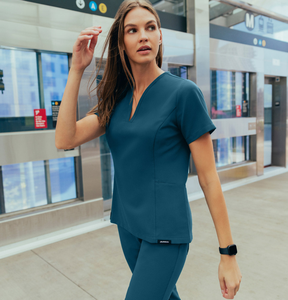 Conjuntos de Uniformes Médicos Rojos de Punto Personalizados de Alta Calidad, Uniformes de Hospital Limpios, Ropa de Enfermería de Algodón y Poliéster para Mujer - Product Image 4