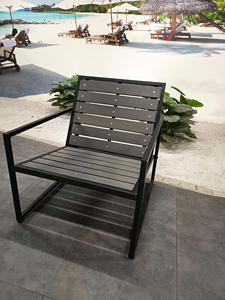 Chaise de jardin moderne d'extérieur avec assise et dossier en bois, structure en acier, design de pieds coniques durables pour utilisation sur sol dur KTS-170605-03 - Product Image 4