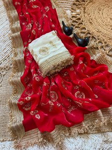 Sari en soie Pure Space avec bordure ajourée ornée de perles Bhungali dorées et blouse fantaisie lourde à bordure ajourée, Sari en soie Space Silk de créateur - Product Image 3