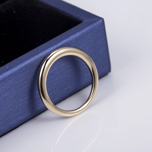 Bague en or minimaliste unisexe, à porter au quotidien, design simple, finition lisse, style de bijoux élégant - Product Image 5
