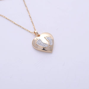 Collar con Colgante de Corazón y Pies de Bebé, Incrustaciones de Cristal, Regalo para Mamá, Joyería en Plata de Ley 925 - Product Image 1