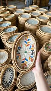 Plateau en rotin et nacre fait main, design tressé naturel, pour service décoratif et présentation de table, Vietnam - Product Image 4