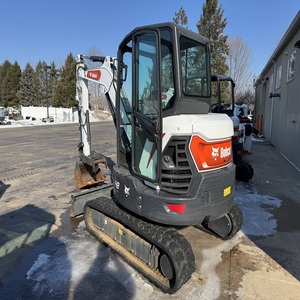 Excavatrice Bobcat E42 à vendre, conçue pour la construction, l'aménagement paysager, le creusement de fossés et les travaux lourds, offrant une précision et une fluidité exceptionnelles. - Product Image 5