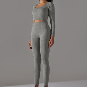 Última llegada: Conjunto de yoga para mujer de alta calidad, liso, teñido, de spandex/poliéster, transpirable y ligero. Servicio OEM. Conjuntos para mujer. - Product Image 3