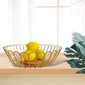 Corbeille à fruits en fil métallique doré avec support en bois, grande corbeille de rangement pour comptoir de cuisine, pour citrons, bananes, oignons - Product Image 4