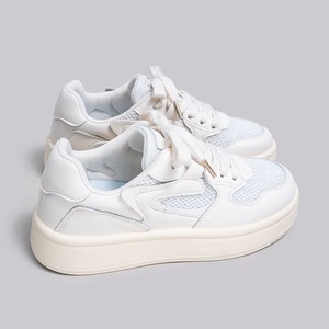 Scarpe da ginnastica bianche in rete alla moda per donna, leggere e traspiranti con suola spessa rialzata, eleganti per tutti i giorni - Product Image 3