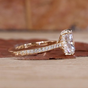 แหวนแต่งงานเพชรโมอิสซาไนต์ VVS ทรงเรเดียนท์คัท ทรงกลมบริลเลียนท์คัท เพชรโมอิสซาไนต์ VVS เครื่องประดับชั้นดี แหวนเพชรรับรองโดย IGI - Product Image 3