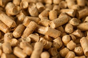 Palitos de Madera de Pino y Abeto Clase A1, 6-8mm X 10-50mm, 7% Ceniza, 5% Humedad, 4500J Calorías, Combustible para Cocinar, Certificación BSL ENplus A1A2, Bolsas de 15kg - Product Image 2