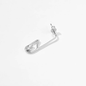 Boucles d'oreilles pendantes tendance en or massif 10K, clous d'oreilles en forme d'épingle de sûreté, boucles d'oreilles pendantes en forme de trombone serties de diamants de laboratoire, cadeau pour elle - Product Image 2