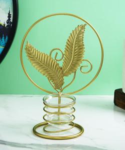 Candelabro Redondo de Latón con Diseño de Hojas para Decoración del Hogar, Diseño Metálico Duradero - Product Image 1