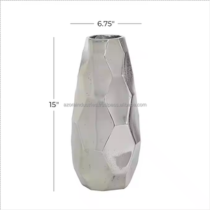 Vase à fleurs en aluminium de la plus haute qualité Vase à fleurs à prix raisonnables en gros avec un nouveau design par les industries Azora - Product Image 1