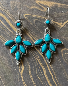 Pendientes Colgantes con Múltiples Turquesas, 11.8 Gramos, Plata 925, Joyería en Forma de Flor, Venta al Por Mayor, Plata de Jaipur - Product Image 1