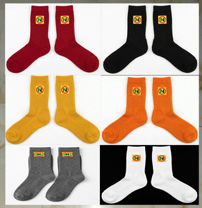 Chaussettes de rugby pour hommes, personnalisées avec logo tissé jacquard, antidérapantes, compressives, rembourrées, extra longues, respirantes et écologiques, pour l'automne - Product Image 1
