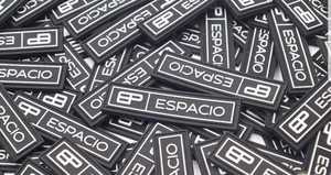 Nuevos Parches Termoadhesivos de PVC con Letras del Alfabeto Inglés A-Z, Bordados con Lentejuelas de Cristal Arcoíris, Coloridos, para Sombreros, Ropa y Manualidades - Product Image 4