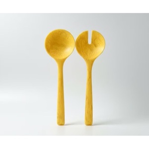 Ensemble de Cuillères à Salade en Résine à Prix de Gros, Design Unique en Spirale, Ustensiles de Service, Cadeaux de Pendaison de Crémaillère - Product Image 5
