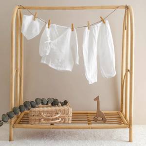 ราวแขวนเสื้อผ้าหวายขายดีที่สุด ราคาดีที่สุด ราวแขวนแบบตั้งพื้นทำจากหวายอย่างยั่งยืน - Product Image 1