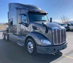 Strong-Engine Used 2019 Peterbiltt 579 Sleeper Semi <b>Truck</b> Worldwide Shipping - Product Image 2