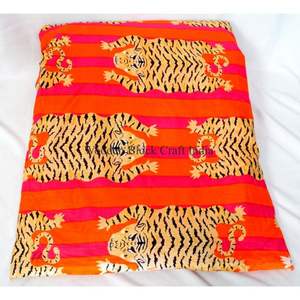 Tela de algodón india estampada a mano con elegante estampado de tigre, por Robe Cotton Textile Fabrics, tela de algodón estampada para ropa de mujer. - Product Image 3