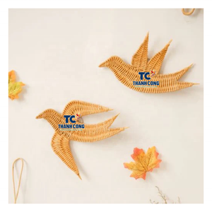 Whimsical Rattan Swallow Wall Decor Set Venta al por mayor agrega encanto natural al dormitorio de los niños con textura ligera de ratán - Product Image 1