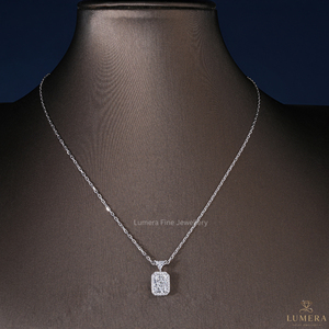 จี้เพชรทรงรัศมี 14K ทองคำแท้ พร้อมเพชรแล็บโกรว์ IGI Certified ประดับด้วยเพชรรอบวงและตัวจับรูปสามเหลี่ยม เครื่องประดับสไตล์ร่วมสมัย - Product Image 6