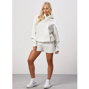 Sweat à capuche en molleton doux ivoire OEM pour femme, col croisé minimaliste, épaules tombantes, vente en gros, fabriqué par Twin City Pakistan - Product Image 4
