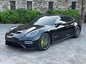 Offre Parfaite Voiture d'Occasion Porsche Panamera Turbo S E-Hybrid 2023 Prête à être expédiée dans le monde entier - Product Image 6