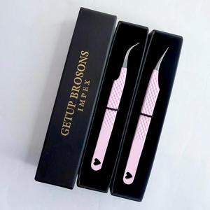 แหนบติดขนตา Getup Brosons Impex ทนทาน ขนาด 10 มม. สีชมพูเคลือบสแตนเลสสตีล ปลายโค้งแม่นยำ พร้อมกล่องลายหัวใจ - Product Image 4