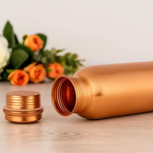 Bouteille d'eau en cuivre pur, bouteille de boisson ayurvédique, anti-fuite, écologique, réutilisable, en métal - Product Image 1