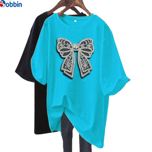 T-shirt streetwear surdimensionné personnalisé - Jersey en coton doux avec motif nœud, T-shirt femme style épaules tombantes très tendance - Product Image 5