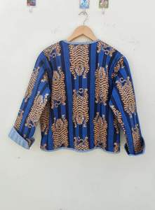 Veste en coton matelassée florale : Manteau léger réversible fait main - Product Image 6