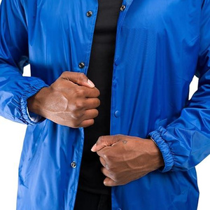 Veste coupe-vent imperméable à capuche personnalisée OEM ODM pour hommes, style streetwear, fabriquée au Pakistan - Product Image 4