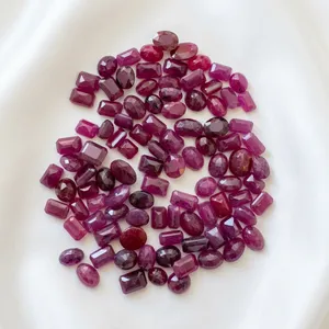 Rubí indio 100% natural de formas y tamaños variados, gema suelta tallada en ovalado, esmeralda, redondo, octágono y facetado. - Product Image 1