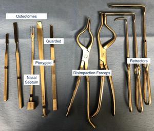 Juego de Instrumentos Quirúrgicos: Osteótomos, Retractores, Pinzas de Desimpacación, Pinzas Manuales para Sujetar Huesos - Product Image 6