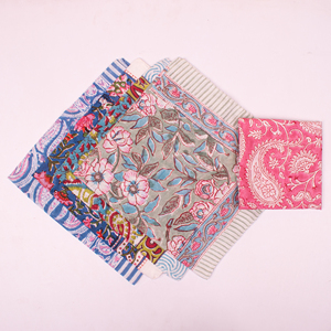 Pañuelo Bandana de Algodón Orgánico con Estampado Paisley, Hecho a Mano, de Lujo, Ecológico, para Regalo de Mujer - Product Image 2