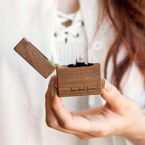 Boîte à alliances en bois gravée, boîte porte-alliances pour cérémonie de mariage, idée de décoration pour photos de fiançailles - Product Image 3