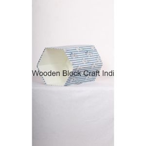 ถังขยะทรงหกเหลี่ยมแบบพับได้ ทำจากผ้าฝ้ายและกระดาษแข็ง งานแฮนด์เมด ดีไซน์สวยงาม พิมพ์ลาย DIY ใช้ได้ทั้งภายในและภายนอกอาคาร เหมาะสำหรับใช้ในบ้าน สำนักงาน หรือริมถนน - Product Image 3