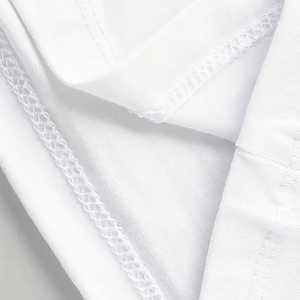 Camiseta Blanca de Manga Corta con Cuello Redondo y Diseño de Cabeza de León con Pedrería para Hombre, Estilo Casual, Corte Regular - Product Image 3