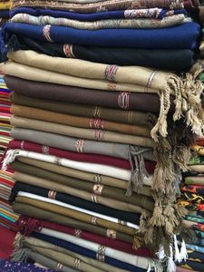 ผ้าคลุมไหล่ขนสัตว์สำหรับผู้ชาย ลายทางอเนกประสงค์ ผ้าพันคอยาว ใช้ได้ทุกวันในฤดูหนาว สไตล์ดั้งเดิมสำหรับผู้ใหญ่ ป้องกันแบคทีเรีย - Product Image 4