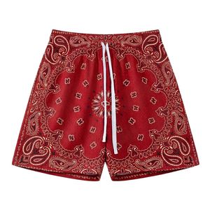 Shorts en maille sublimée rouge cramoisi taille mi-haute à imprimé bandana, style streetwear athleisure, haute élasticité - Product Image 1